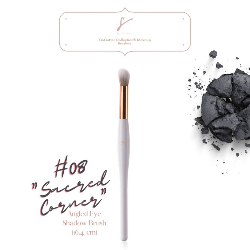 Sacred Corner Angled Eye Shadow Brush